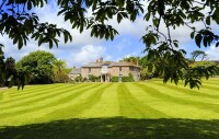 Broomhill manor country estate