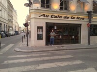 Au coin de la rue