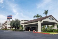 Howard johnson hotel and conference center
