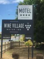 Golden chain wine village motor inn