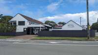 Moffat beach motel