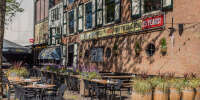 Café restaurant rootz